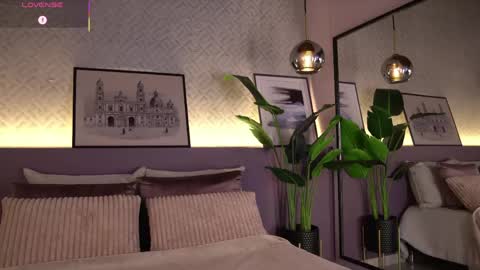 Snapshot of ellediane chatting on April 2026 10:44:02 PM Elle Diane online show from April 2026 10:44:02 PM
