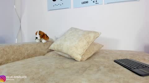 Yiss online show from February 2025 01:43:01 PM