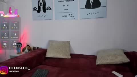 Yiss online show from September 2025 02:57:01 AM