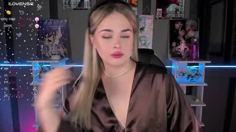 Snapshot of ellensoftt chatting on November 2025 05:36:02 PM Maria online show from November 2025 05:36:02 PM