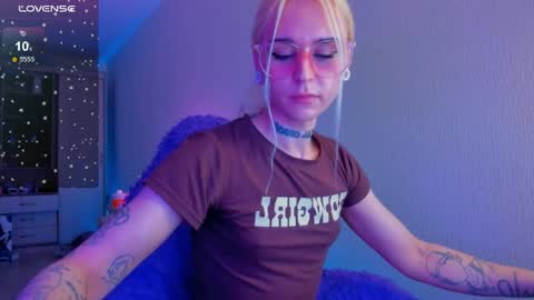 Ellie online show from April 2026 04:12:02 PM