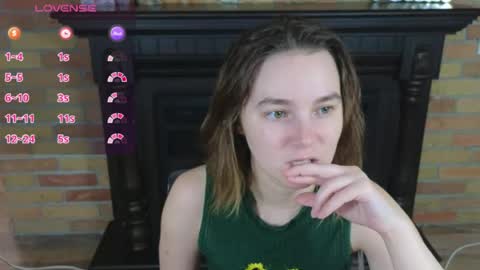 Snapshot of ellie_babyy chatting on June 2026 07:05:02 AM Ellie online show from June 2026 07:05:02 AM
