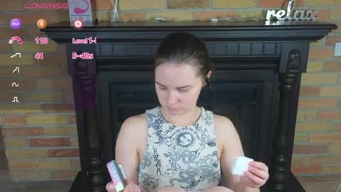 Snapshot of ellie_babyy chatting on July 2026 09:44:01 AM Ellie online show from July 2026 09:44:01 AM