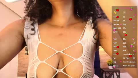 elliee_alves online show from April 2026 06:00:01 PM