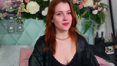 Snapshot of ellielarson chatting on October 2025 05:08:01 PM EllieLarson online show from October 2025 05:08:01 PM