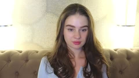 Snapshot of elliephant_ chatting on January 2025 12:24:02 PM just Emily online show from January 2025 12:24:02 PM