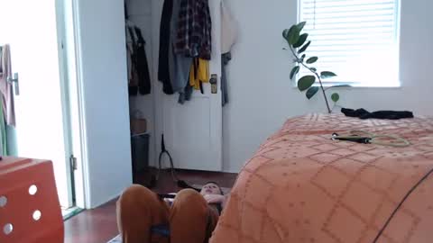 Snapshot of ellierowyn chatting on December 2025 08:39:02 PM Ellie Rowyn online show from December 2025 08:39:02 PM