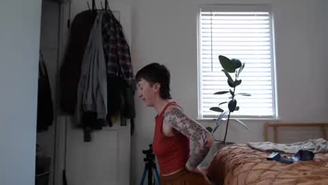 Snapshot of ellierowyn chatting on February 2026 08:18:02 PM Ellie Rowyn online show from February 2026 08:18:02 PM