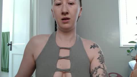 Ellie Rowyn online show from March 2026 06:30:02 PM