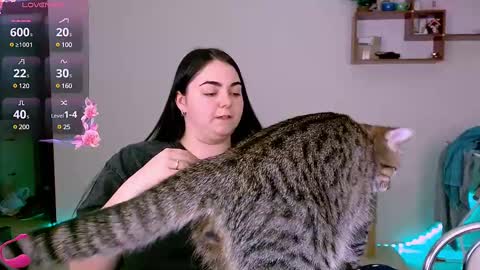 Ellie online show from March 2025 07:14:01 PM