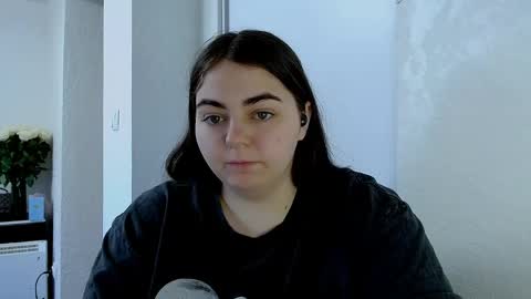 Ellie online show from April 2026 05:43:02 AM
