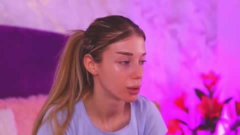 Snapshot of ellinanuria chatting on February 2026 04:43:02 AM EllinaNuria online show from February 2026 04:43:02 AM