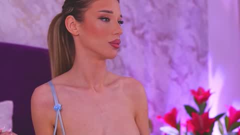 EllinaNuria online show from March 2026 06:12:02 PM