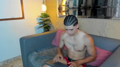 Elloit Colton online show from November 2025 09:36:01 PM