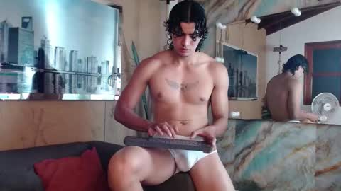 Elloit Colton online show from November 2025 09:16:01 PM