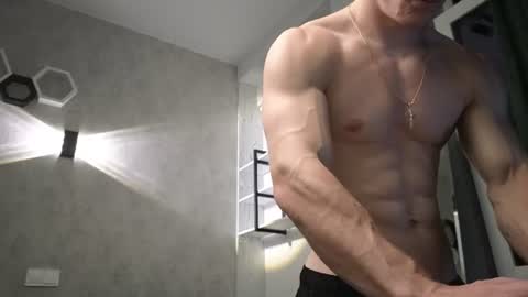 elliot_muscle04 online show from June 2026 06:11:02 PM