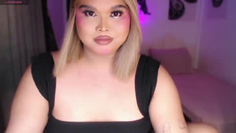 Snapshot of ellise_husson chatting on July 2026 04:07:02 AM Ellise online show from July 2026 04:07:02 AM
