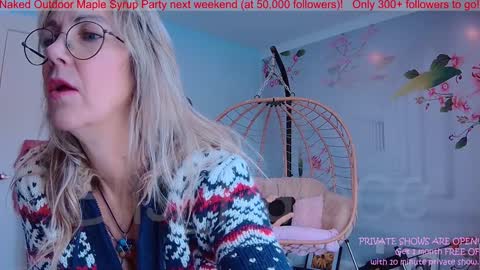 Snapshot of ells_palace chatting on December 2024 06:12:02 PM Ella Bella Bo Bella online show from December 2024 06:12:02 PM