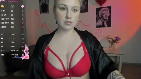 Elly online show from April 2026 06:39:01 PM