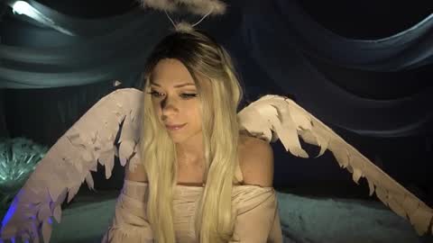 Snapshot of elly_fry chatting on February 2025 07:58:02 PM Art Place online show from February 2025 07:58:02 PM