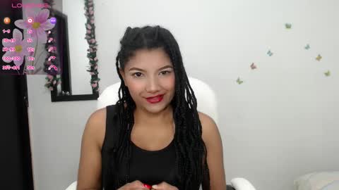 Snapshot of elly_willis chatting on December 2024 08:18:01 PM Elly online show from December 2024 08:18:01 PM
