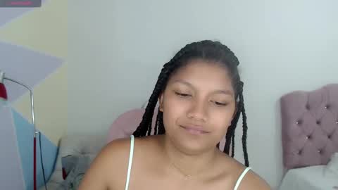Snapshot of elly_willis chatting on December 2024 08:04:02 PM Elly online show from December 2024 08:04:02 PM