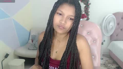 Snapshot of elly_willis chatting on December 2024 12:43:02 AM Elly online show from December 2024 12:43:02 AM