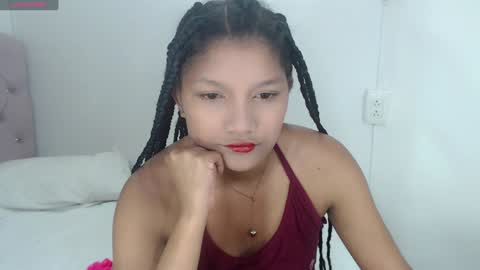 Snapshot of elly_willis chatting on December 2024 02:40:02 PM Elly online show from December 2024 02:40:02 PM