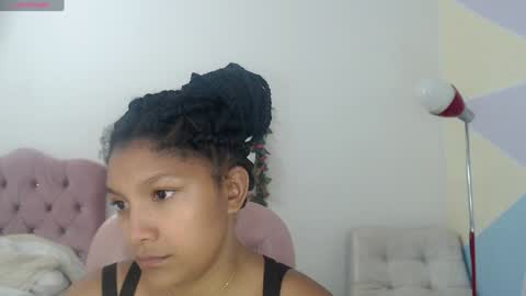 Snapshot of elly_willis chatting on January 2025 08:57:01 PM Elly online show from January 2025 08:57:01 PM
