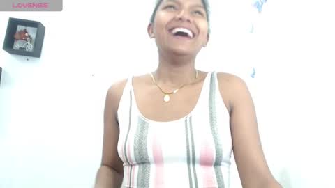 Snapshot of elly_willis chatting on March 2025 04:03:02 PM Elly online show from March 2025 04:03:02 PM