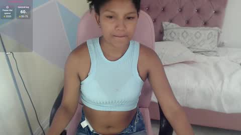 Snapshot of elly_willis chatting on September 2025 07:02:02 PM Elly online show from September 2025 07:02:02 PM