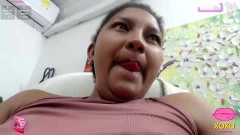 Snapshot of elly_willis chatting on October 2025 12:03:02 PM Elly online show from October 2025 12:03:02 PM