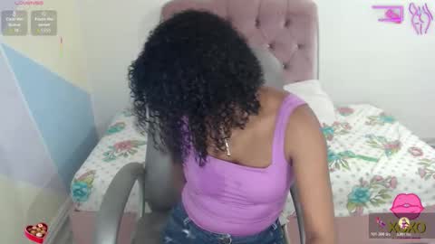 Snapshot of elly_willis chatting on October 2025 12:38:02 PM Elly online show from October 2025 12:38:02 PM