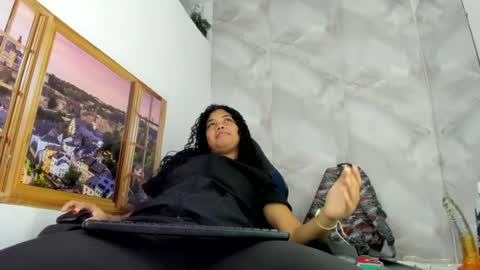 Snapshot of ellybloom chatting on June 2026 01:04:02 PM ellybloom online show from June 2026 01:04:02 PM