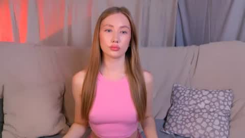 Snapshot of ellycolins_ chatting on July 2026 03:10:01 AM Elly online show from July 2026 03:10:01 AM