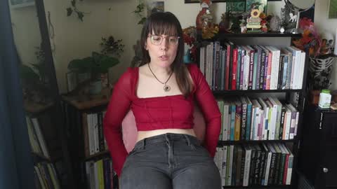 Elly Naomi online show from October 2025 04:52:01 PM