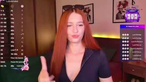 Snapshot of ellypeach chatting on July 2026 11:27:01 AM EllyPeach online show from July 2026 11:27:01 AM