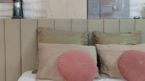 EllyRoss online show from November 2025 05:07:01 AM