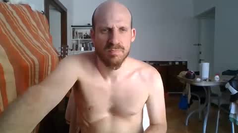 Snapshot of elmatirestrepo chatting on January 2025 04:35:01 PM Mati Restrepo online show from January 2025 04:35:01 PM