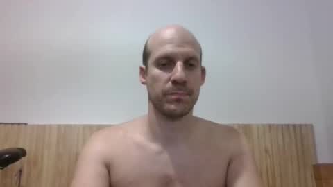 Snapshot of elmatirestrepo chatting on March 2026 12:30:02 AM Mati Restrepo online show from March 2026 12:30:02 AM