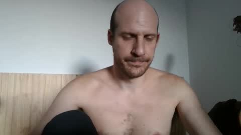 Snapshot of elmatirestrepo chatting on March 2026 08:59:01 PM Mati Restrepo online show from March 2026 08:59:01 PM