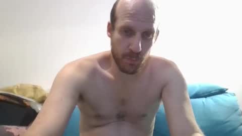 Snapshot of elmatirestrepo chatting on March 2026 11:59:02 PM Mati Restrepo online show from March 2026 11:59:02 PM