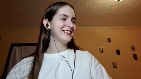 Snapshot of elmeraurora chatting on February 2026 06:31:02 AM Kate online show from February 2026 06:31:02 AM