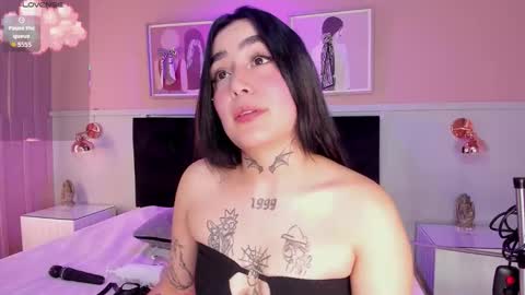 Snapshot of elodie_walker chatting on November 2025 11:31:02 AM Elodie online show from November 2025 11:31:02 AM