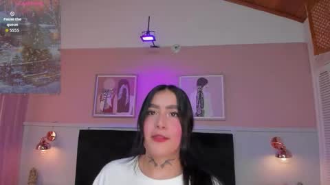 Snapshot of elodie_walker chatting on November 2025 11:34:02 AM Elodie online show from November 2025 11:34:02 AM