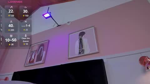 Snapshot of elodie_walker chatting on December 2025 03:40:02 PM Elodie online show from December 2025 03:40:02 PM