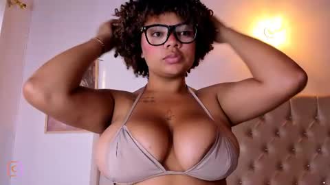 Snapshot of eloisa_cleavage_ chatting on June 2026 11:31:01 AM Maya online show from June 2026 11:31:01 AM