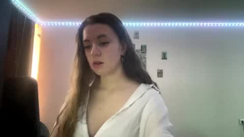 Snapshot of eloiscolins chatting on May 2026 01:36:02 AM eloiscolins online show from May 2026 01:36:02 AM
