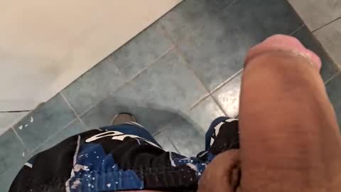 Agus online show from November 2025 08:00:01 PM