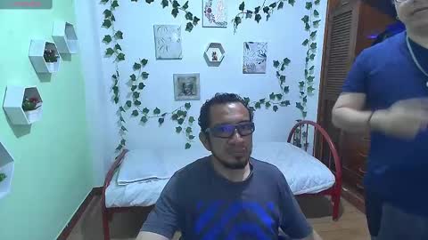 Snapshot of elruncho chatting on January 2025 07:01:02 PM elruncho online show from January 2025 07:01:02 PM